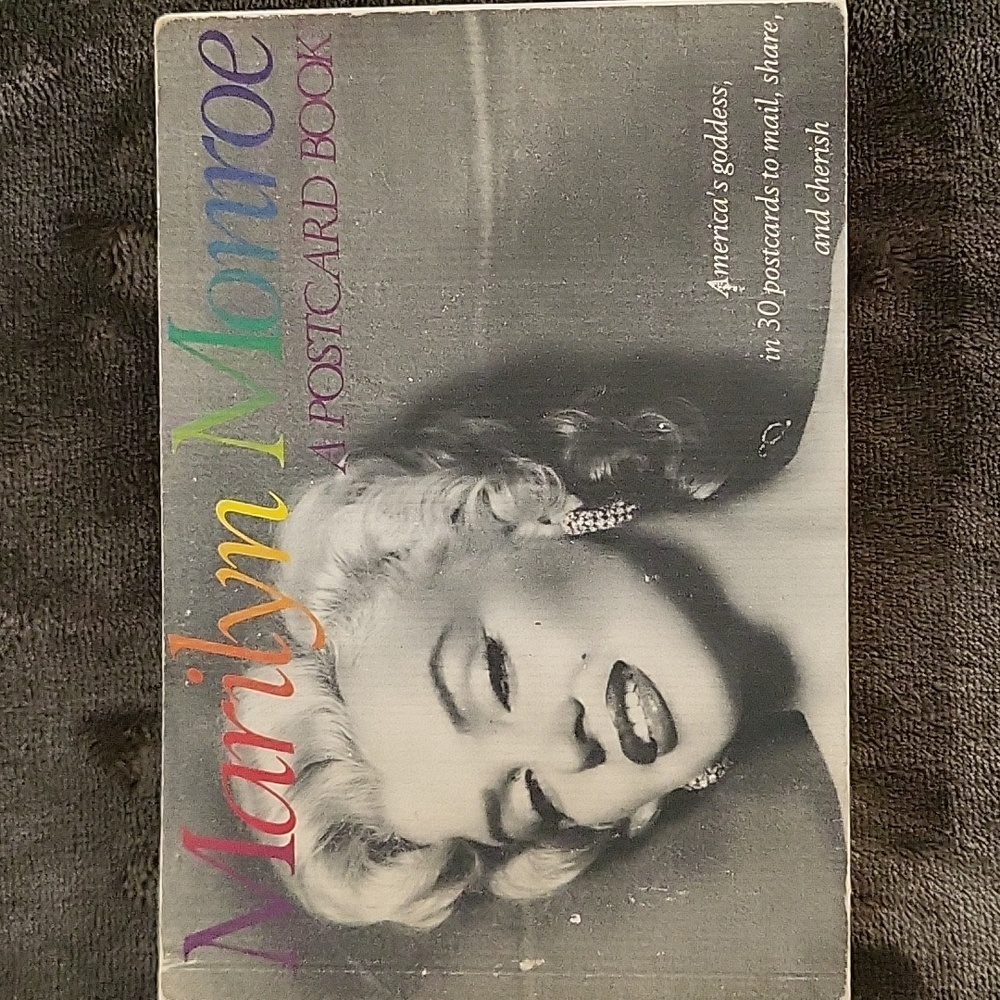 Marilyn Monroe Postcard book.